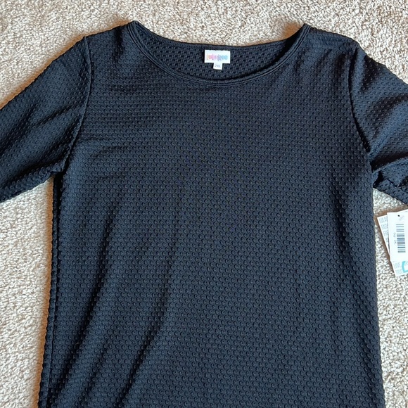 New Lularoe Gigi black short sleeve crew neck top size xxl runs small - Picture 2 of 6